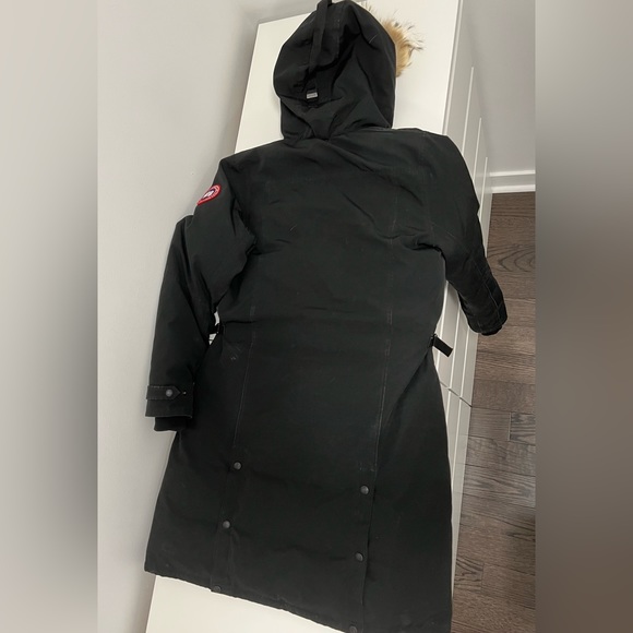 Canada Goose Kensington Parka - Picture 2 of 4